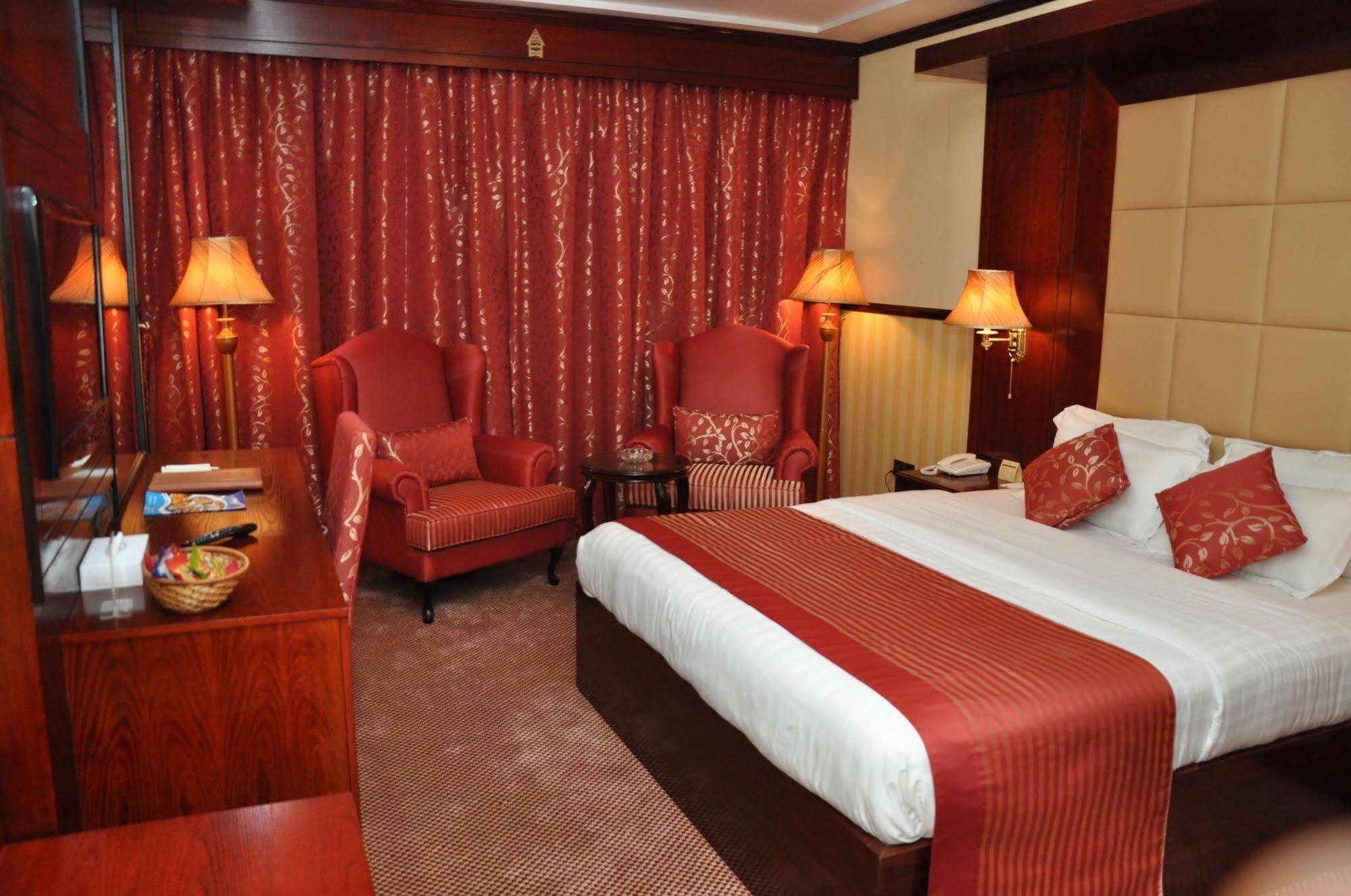 Benta Grand Hotel Llc Dubai Exterior foto